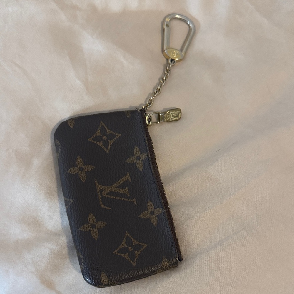 Louis Vuitton Monogram Key Holder in Brown and Gold